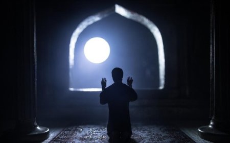 Memahami Shalat Dalam Perspektif Irfani