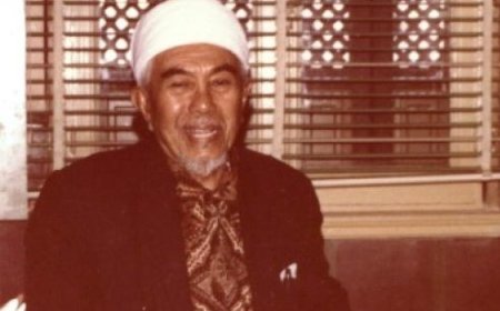 Kualat: Pembelaan KH Abdullah Bin Nuh terhadap Kaum Sufi