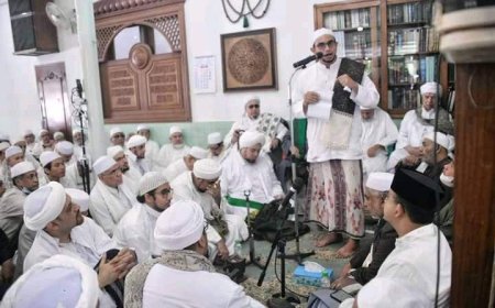 Ribuan Jamaah Pecinta Maulid Simtudduror Hadiri Hauliyah Solo ke-111