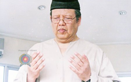 Bahagia Mengamalkan Ajaran Islam; Catatan Syaikh H. Abdul Khalik Fajduani, SH tentang Prof. Dr. H. SS. Kadirun Yahya