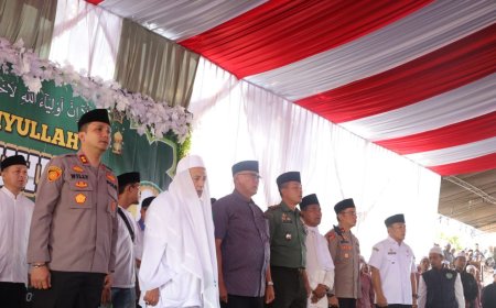 Habib Luthfi Hadiri Haul ke-9 Syekh Muhibat
