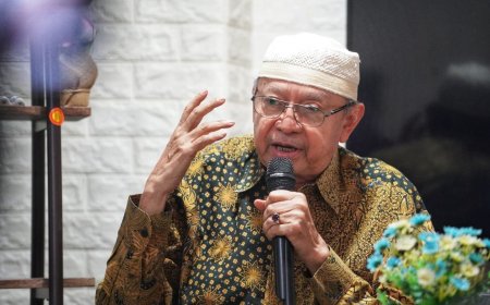 Kebahagiaan Manusia, Kiai Zakky: Akhirat dan Duniawi Harus Seimbang