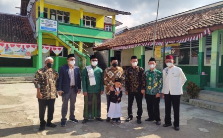 Wakil Menteri Agama RI berkunjung ke Pondok Pesantren Futuuhiyah Cipanas