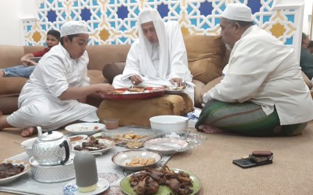 Cerita Habib Muhdhor Assegaf, Menikmati Nasi Barakah Manaqib bersama Habib Luthfi