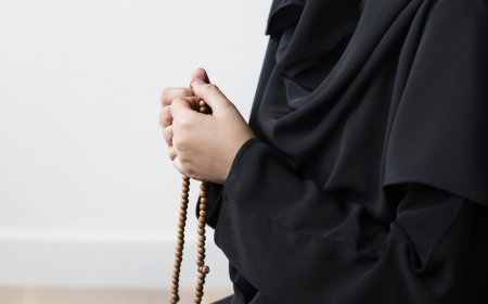 Empat Macam Dzikir Menurut Imam Asy Syadzili