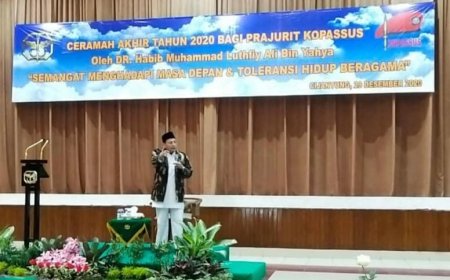 Habib Luthfi Berikan Ceramah di Markas Kopassus