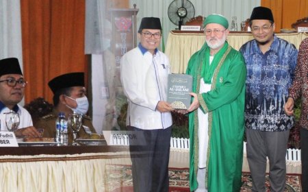 FUSA UIN SUTHA JAMBI Adakan Bedah Kitab Tafsir Al-Jailani