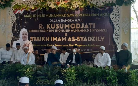 Keluarga Besar Habib Lutfhi Hadiri Haul R. Kusomodjati di Kapanewon Ngawen