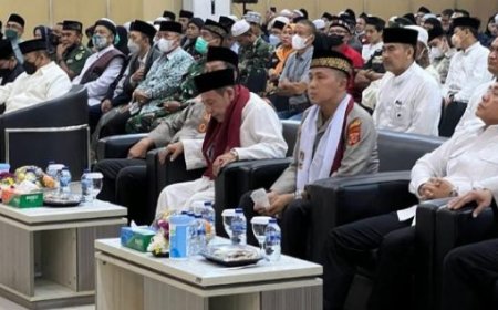 Habib Luthfi Hadiri Peringatan HUT Bhayangkara ke-76 di Cimahi