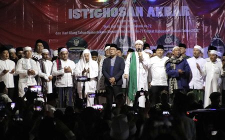 Habib Luthfi Hadiri Istighosah di Plaza Pemda Kab Bekasi