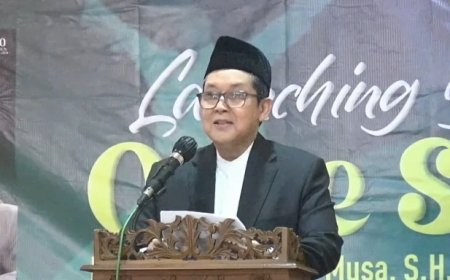 Bahas Laku Tasawuf di Alam Modern, Kiai Ali Masykur Musa Launching Buku Oase Sufi