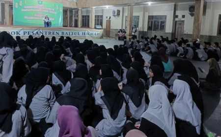 Santri Baitul Hikmah Lakukan Kajian al-Quran dan Rawat Lingkungan