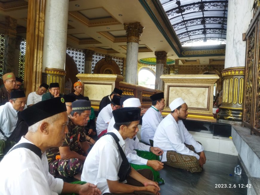 Meriahkan Harlah 1 Abad NU, Pengamal Tarekat Kota Bogor Pimpin Ziarah di Makam Pendiri NU
