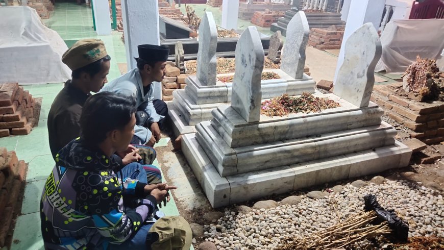 Perkuat Silaturahim, MATAN IAIN Cirebon dan HMJ Tasawuf adakan Ziarah Makam