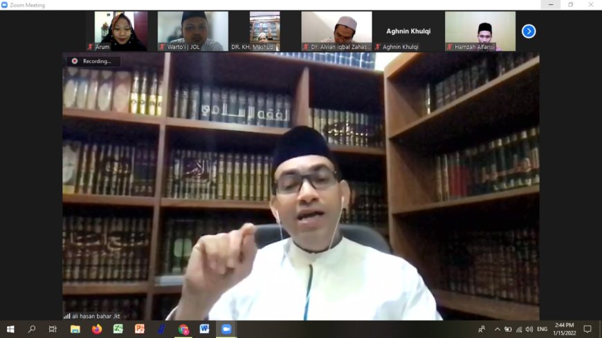 Habib Ali Hasan al Bahar: Buku Shalawat Nariyah Harus Sampai ke Tangan Maulana Habib Luthfi bin Yahya