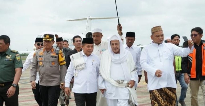Hadiri Harlah NU dan Haul Syekh Tuan Guru Ali Jambi, Habib Luthfi Sampaikan Pentingnya Menjaga Prasangka