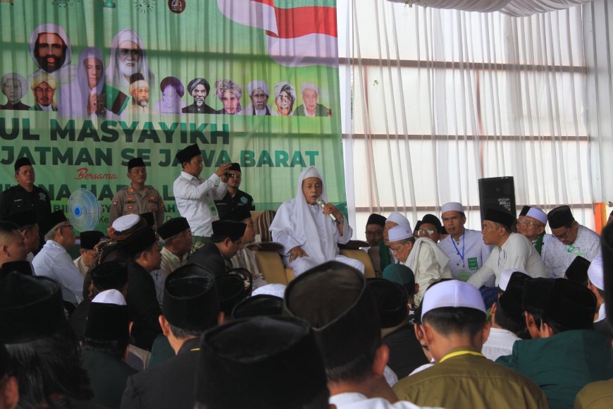 Kunjungi Haul Masyayikh Thariqah JATMAN se Jawa Barat di Majalengka, Habib Luthfi bin Yahya Tekankan Tidak Membawa Thariqah ke Ranah Politik