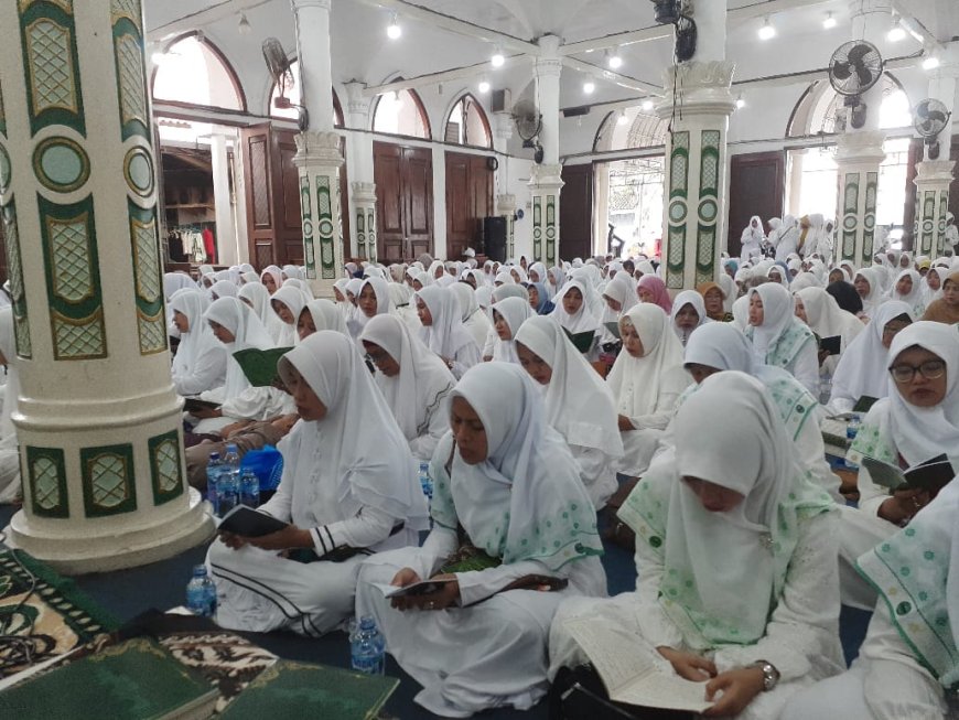 Lajnah Wathonah Pekalongan Gelar Baiat Thariqah Sadziliyah Bersama Habib Luthfi bin Yahya