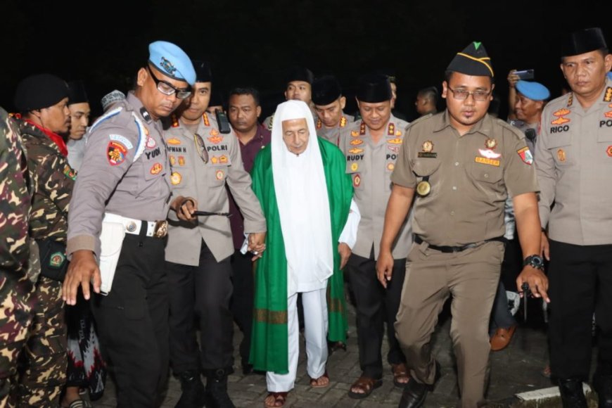 Gelar Istighosah, Habib Luthfi Hadiri HUT Bhayangkara Ke-77