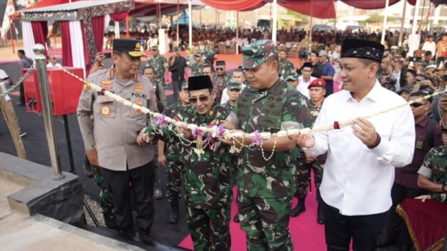 Edukasi Generasi Muda, Habib Luthfi Resmikan Tugu Perjuangan Pekalongan