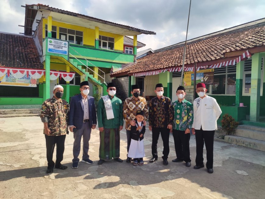 Wakil Menteri Agama RI berkunjung ke Pondok Pesantren Futuuhiyah Cipanas