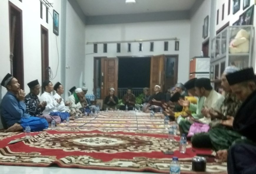 Jama’ah Dzikir Manaqib “Barakatul Qodiriyah” Gelar Acara Rutinan Bulanan