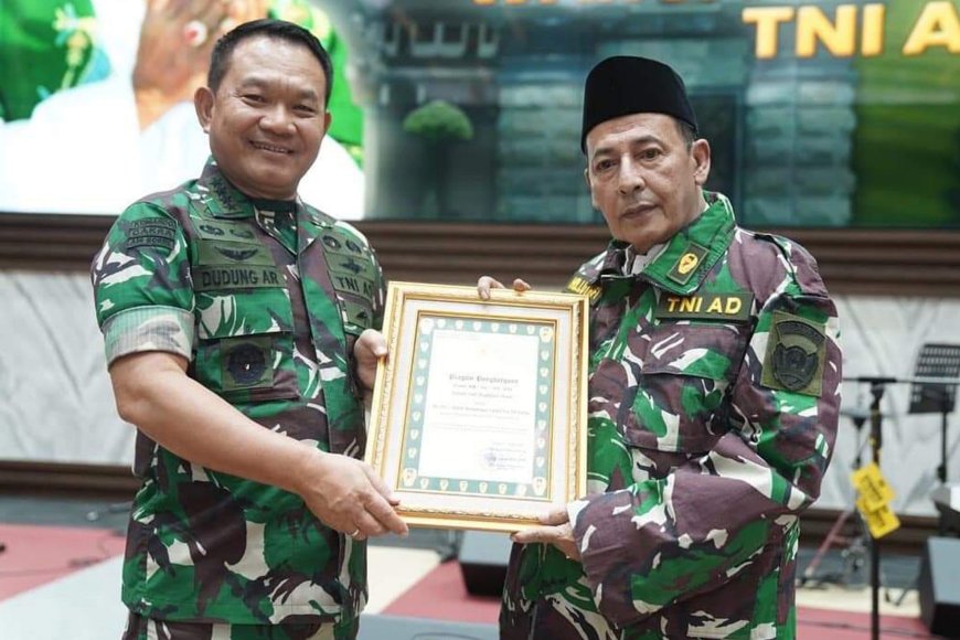 Habib Luthfi Dikukuhkan sebagai Warga Kehormatan TNI Angkatan Darat