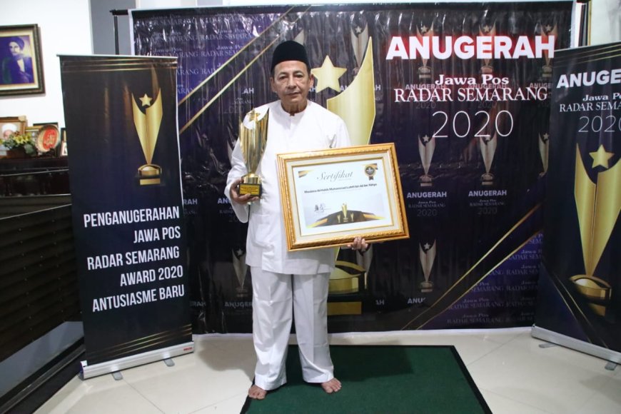 Habib Luthfi Raih Pengharagaan Ulama yang Menggelorakan Nasionalisme
