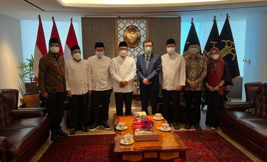 Daftarkan Kepengurusan Baru Masa Khidmah 2022-2027, PBNU Datangi Kemenkumham