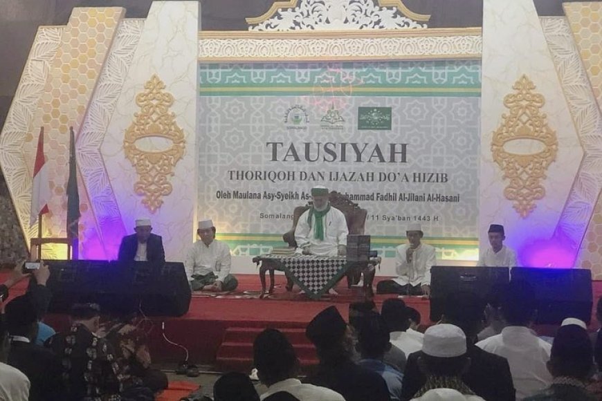 Syekh Fadhil Kunjungi Ponpes Al Kahfi Somalangu Kebumen
