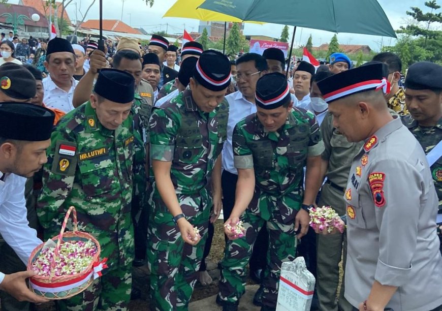 Habib Luthfi Ikuti Ziarah Hari Pahlawan di Kota Pekalongan
