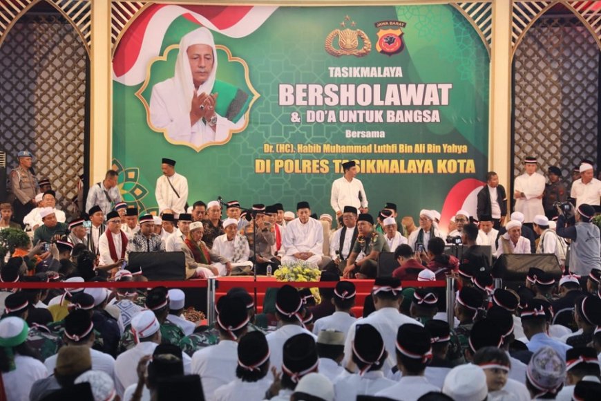 Habib Luthfi: Ulama, TNI-Polri, dan Masyarakat Bersatu, Maka Kekuatan Indonesia Tak Terpisahkan
