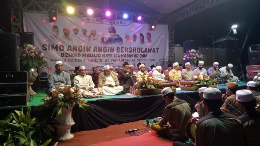 Hadiri Maulid Nabi di Sidoarjo, Mursyid ‘Aam Thoriqoh Shidiqiyah Darqowiyah Syadziliyah Ingatkan untuk Lebih Mencintai Rasulullah