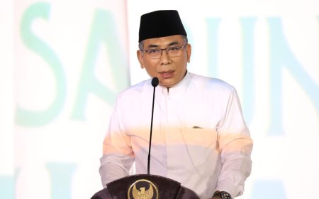 Ketua Umum PBNU Sebut Sarung Bukti Kesinambungan Peradaban dan Sejarah