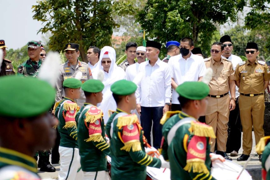 Jaga Persatuan, Habib Luthfi Pimpin Pengucapan Ikrar Jaga NKRI di Bandung