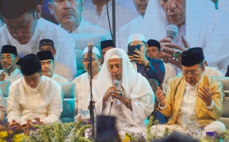 Habib Luthfi Hadiri Pengajian Akbar di Pesantren Azzayadiyy Solo