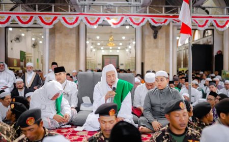 Majelis Kliwonan Habib Luthfi Dipuji Syekh Naji Rashed Al-Arabi dari Bahrain   