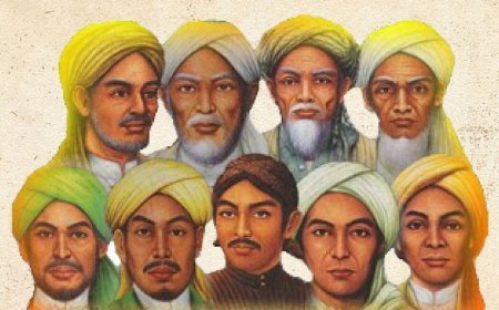 Ziarah 'Perjalanan Politik' Wali Songo