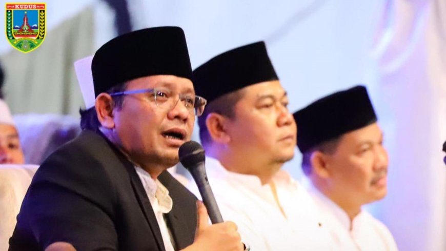Hadiri Gema Shalawat di Gebyar PKL Kudus, Gus Hasan: Ini Sesuai Ajaran Sunan Kudus, Pintar Ngaji dan Dagang   