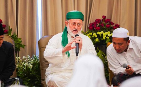 Tasawuf Penuh Kesejukan dan Kedamaian, Syekh Fadhil Al Jailani Bagikan Ijazah Ini