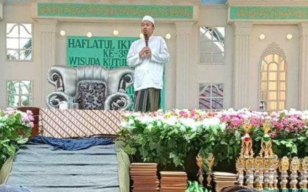 KH Ma'ruf Khozin Ungkap Dalil Keabsahan Thariqah di PP An-Naqsabandiyah As Salafiyah