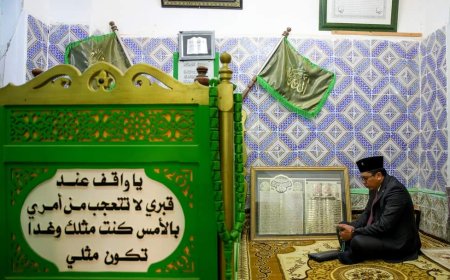 Gus Dubes Rawahan ke Makam Sahabat Nabi Abu Lubabah Al-Anshari Gabes Tunisia