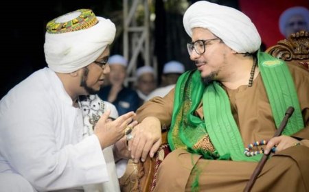 Bela Sungkawa, Cicit Pengarang Maulid Simtudduror: Habib Hasan bin Ja'far Miliki Banyak Sir Datuk-datuknya