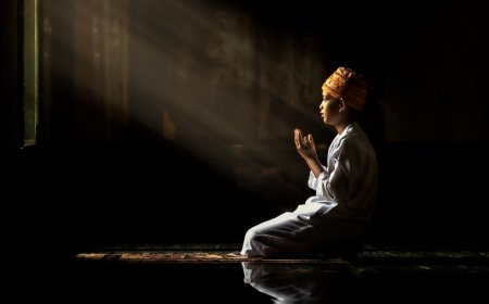 Tips Agar Mudah Melaksanakan Qiyamullail Ala Imam Al-Ghazali