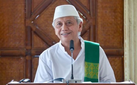 Mursyid TQN KH Chalwani Berjan Ijazahkan Amalan untuk Pemudik