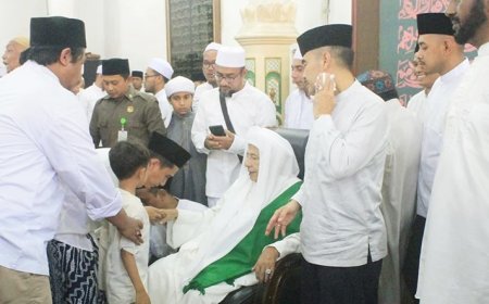 Habib Luthfi bin Yahya Gelar Halal Bihalal di Kanzus Sholawat Pekalongan