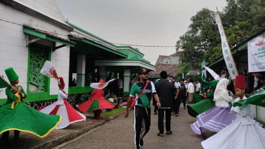 Harlah Ke-90 GP Ansor, Tari Sufi Sambut Peserta Gowes di Makam Mama Cibogo Cibarusah Bekasi