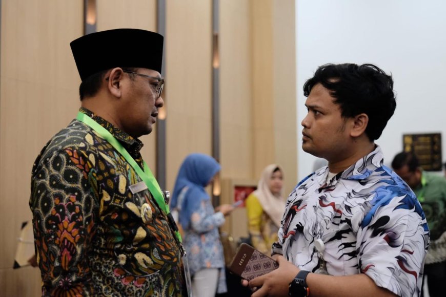 Penghargaan UHC Award, Gus Hasan: Ini untuk Masyarakat Kudus dan Kesehatan Para Santri