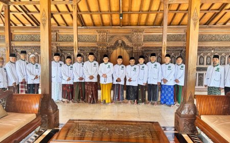 Mudir Ali Prof KH Ali Masykur Musa: Pentingnya Komitmen dan Loyalitas pada Garis Kebijakan Organisasi