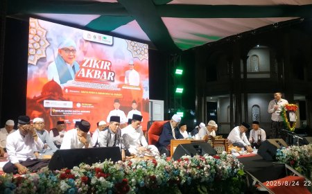Dari Malaysia dan Papua Ikut Memeriahkan Zikir Rateeb Seribee Hut RI ke 80 Untuk Aceh Barat bersatu dan Aceh Barat Maju bersama Al-Mukarram Abuya Syekh H Amran Waly Al-Khalidi